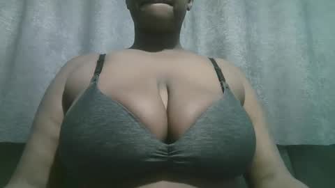 Snapshot of lady_dearra chatting on 11-27-25, 02:46 lady_dearra online show from 11-27-25, 02:46