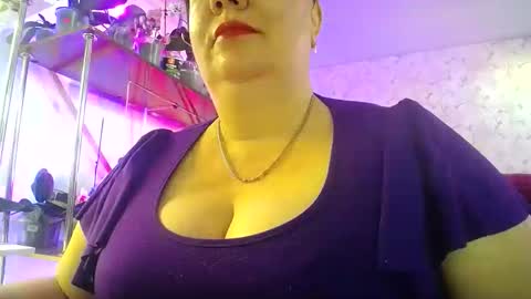 Snapshot of lady_gloria chatting on 04-25-26, 06:27 Lady Gloria online show from 04-25-26, 06:27