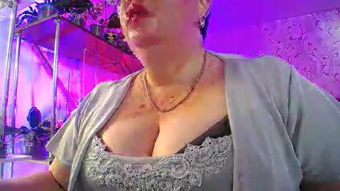 Snapshot of lady_gloria chatting on 05-08-26, 07:03 Lady Gloria online show from 05-08-26, 07:03