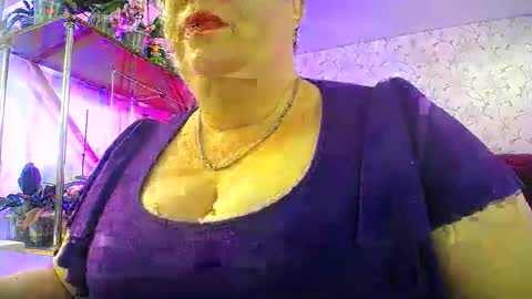 Snapshot of lady_gloria chatting on 05-16-26, 06:43 Lady Gloria online show from 05-16-26, 06:43