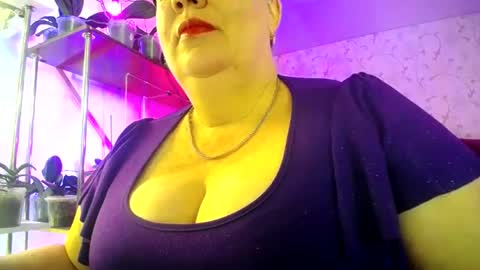 Snapshot of lady_gloria chatting on 06-19-26, 07:01 Lady Gloria online show from 06-19-26, 07:01