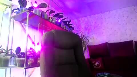 Snapshot of lady_gloria chatting on 06-20-26, 07:55 Lady Gloria online show from 06-20-26, 07:55