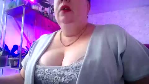 Snapshot of lady_gloria chatting on 07-15-26, 11:26 Lady Gloria online show from 07-15-26, 11:26