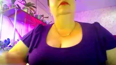 Snapshot of lady_gloria chatting on 08-09-26, 05:01 Lady Gloria online show from 08-09-26, 05:01