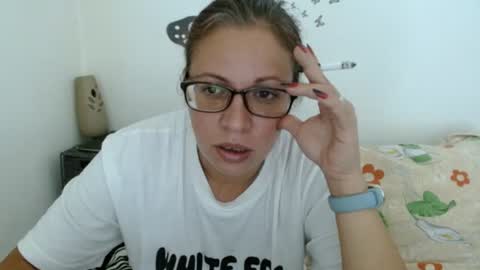 Snapshot of lady_hellena chatting on 07-21-26, 06:49 Hellene online show from 07-21-26, 06:49