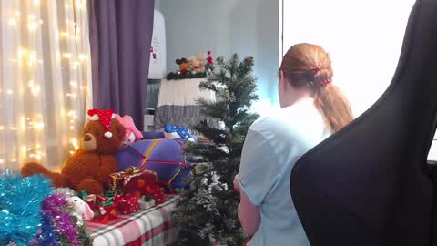Snapshot of lady_inari chatting on 12-22-24, 04:27 Angelika online show from 12-22-24, 04:27