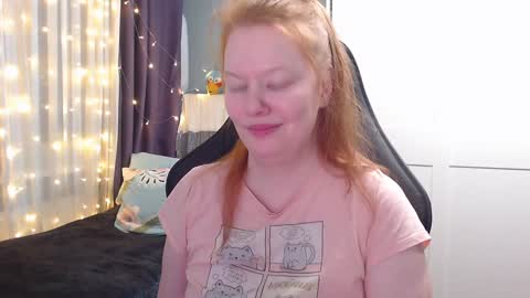 Snapshot of lady_inari chatting on 01-21-25, 06:45 Angelika online show from 01-21-25, 06:45