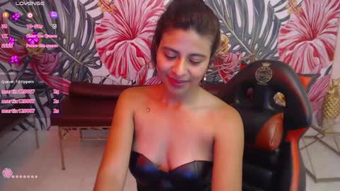 Snapshot of lady_isabella_ chatting on 05-20-26, 01:34 Lady Isabella online show from 05-20-26, 01:34