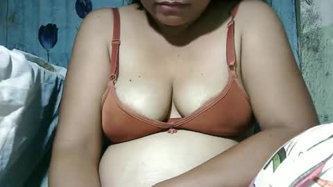 Snapshot of lady_love063 chatting on 01-18-26, 08:45 lady_love063 online show from 01-18-26, 08:45