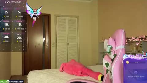 Snapshot of lady_luck18 chatting on 07-22-26, 01:41 Olivia online show from 07-22-26, 01:41
