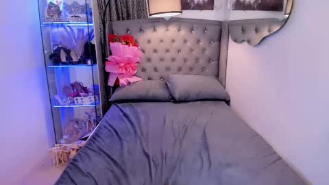 lady_moriseth online show from 11-24-25, 08:25