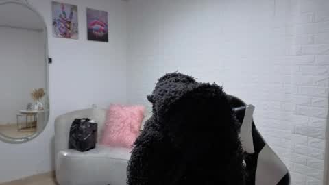 Lady Violet Bridgerton online show from 04-16-26, 08:09