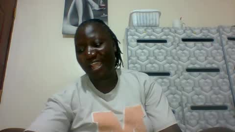 Snapshot of ladyblossoms19 chatting on 01-22-25, 09:43 lindah32 online show from 01-22-25, 09:43