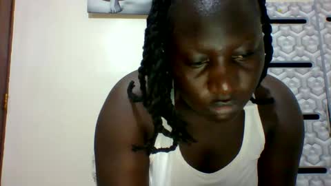 Snapshot of ladyblossoms19 chatting on 03-10-25, 06:23 lindah32 online show from 03-10-25, 06:23