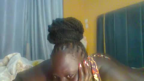 Snapshot of ladyblossoms19 chatting on 12-16-25, 06:24 lindah32 online show from 12-16-25, 06:24