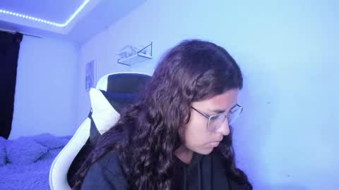  Lady  online show from 11-05-25, 02:00