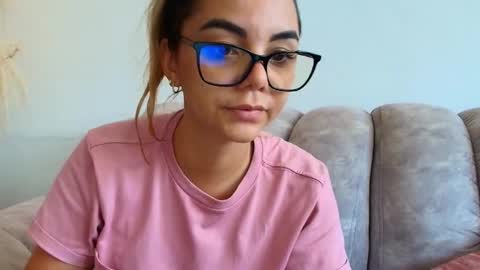 Hello im lady nice to meet you  online show from 05-13-26, 03:42