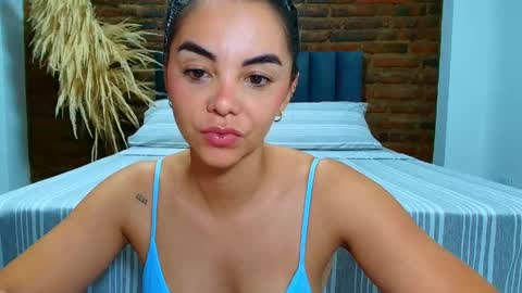 Hello im lady nice to meet you  online show from 05-19-26, 06:25