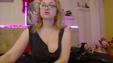 Snapshot of ladyjeen chatting on 01-03-25, 06:14 Lady Jeen Back on Sunday 8th of December online show from 01-03-25, 06:14