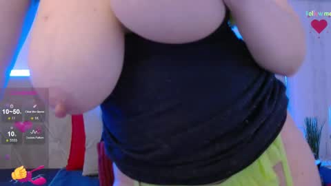 Snapshot of ladyjeen chatting on 03-06-25, 04:17 Lady Jeen Back on Sunday 8th of December online show from 03-06-25, 04:17