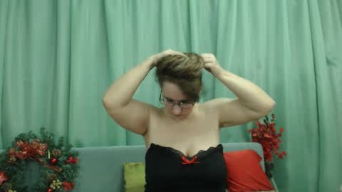 Snapshot of ladymagickiss chatting on 12-25-24, 06:09 Nicole.... online show from 12-25-24, 06:09