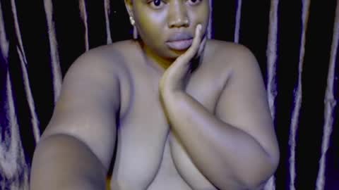 youngladynina online show from 05-25-26, 12:00