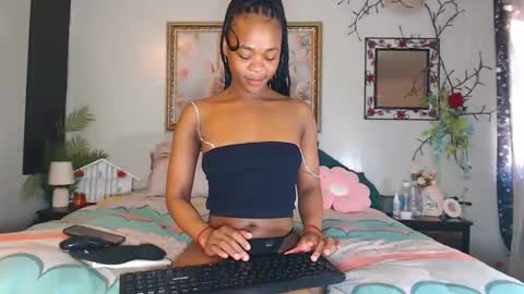 Snapshot of ladynono7 chatting on 09-10-25, 06:46 FruitOfEden online show from 09-10-25, 06:46