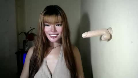 Snapshot of ladyofyou_dreamxoxo chatting on 05-19-26, 01:33 LILY online show from 05-19-26, 01:33
