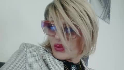 Oxana online show from 05-05-26, 01:13