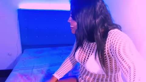 laura online show from 04-13-26, 03:56