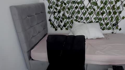 Snapshot of ladysexy_hot19 chatting on 01-14-25, 12:03 Ladysexy hot19 online show from 01-14-25, 12:03