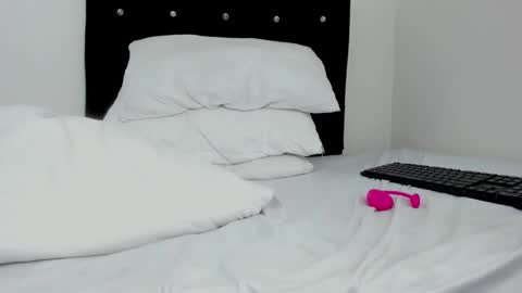 Snapshot of ladysexy_hot19 chatting on 03-08-25, 03:06 Ladysexy hot19 online show from 03-08-25, 03:06