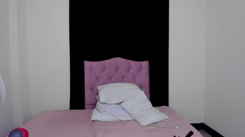 Snapshot of ladysexy_hot19 chatting on 01-15-26, 02:05 Ladysexy hot19 online show from 01-15-26, 02:05