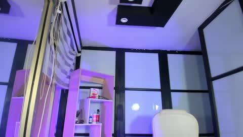 Lady  online show from 12-15-24, 04:29