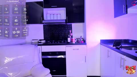 Lady  online show from 12-24-24, 05:55