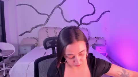 Lady  online show from 09-12-25, 04:01