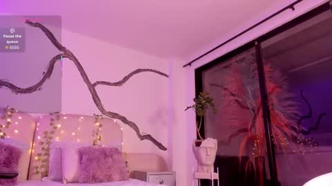 Lady  online show from 09-26-25, 07:12