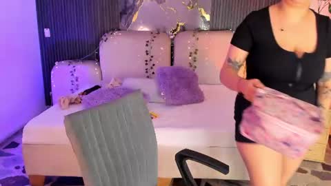 Lady  online show from 06-15-26, 04:04