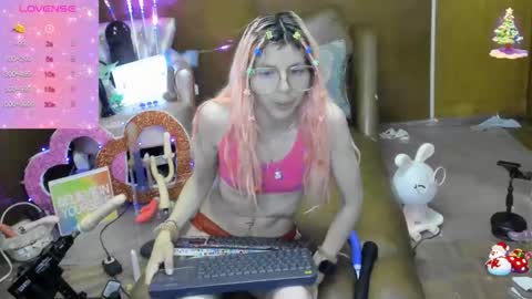 Snapshot of laflakita21 chatting on 10-23-25, 01:38 Skinnygirl online show from 10-23-25, 01:38