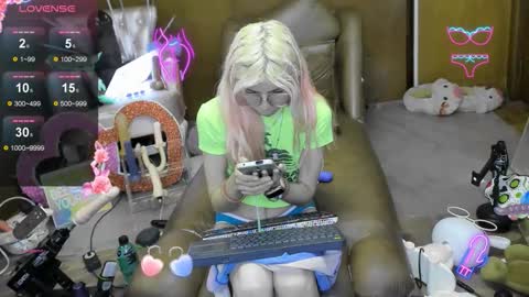 Snapshot of laflakita21 chatting on 11-17-25, 11:32 Skinnygirl online show from 11-17-25, 11:32