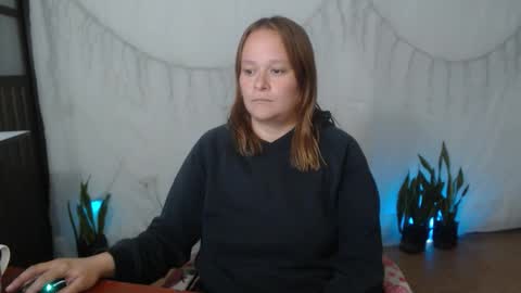  paola and a guest lol    online show from 02-25-26, 08:18