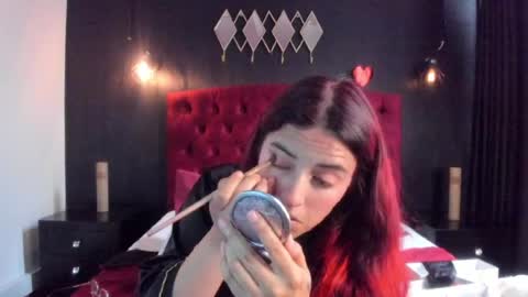 Snapshot of laia_jonees chatting on 05-11-26, 04:04 Laia online show from 05-11-26, 04:04