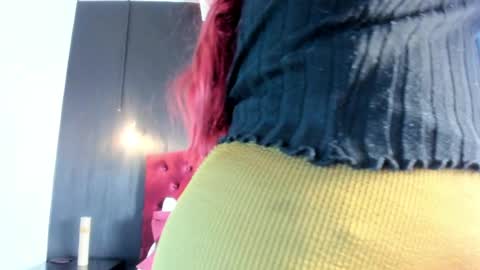 Snapshot of laia_jonees chatting on 05-15-26, 11:50 Laia online show from 05-15-26, 11:50