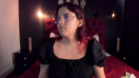 Snapshot of laia_jonees chatting on 05-27-26, 12:02 Laia online show from 05-27-26, 12:02