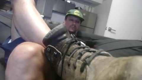 Snapshot of laidback_and_chill chatting on 09-11-25, 04:01 Rick online show from 09-11-25, 04:01