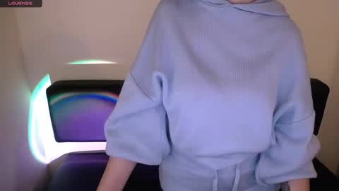 Laima online show from 09-30-25, 01:05
