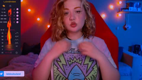 Snapshot of lala_loulou chatting on 12-26-24, 09:15 Nicky online show from 12-26-24, 09:15