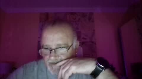 Snapshot of lamabama chatting on 11-15-25, 10:59 lamabama online show from 11-15-25, 10:59