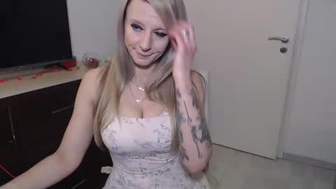LaMadrina006 online show from 12-14-24, 12:11