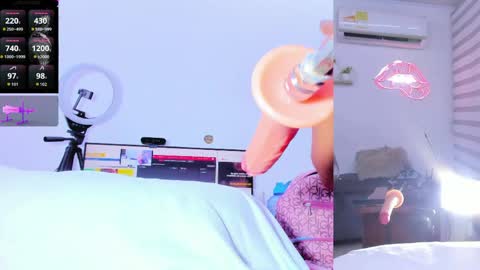 Lana online show from 03-08-26, 09:35